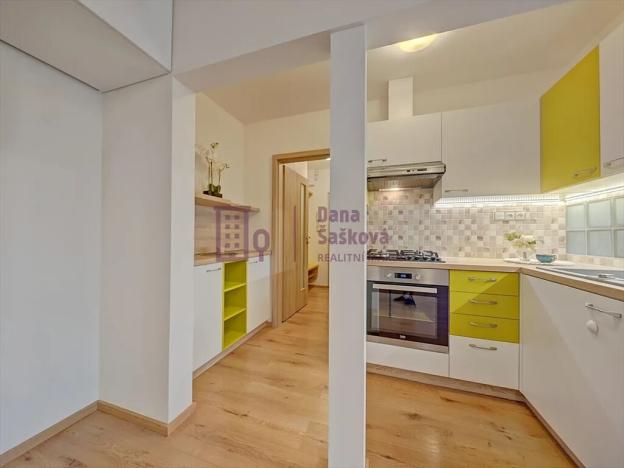 Pronájem bytu 2+kk, Jindřichův Hradec, sídliště Vajgar, 42 m2