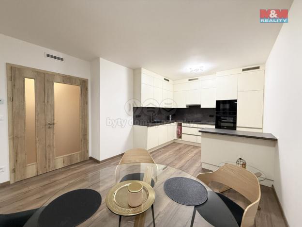 Pronájem bytu 3+kk, Praha, Kolbenova, 98 m2