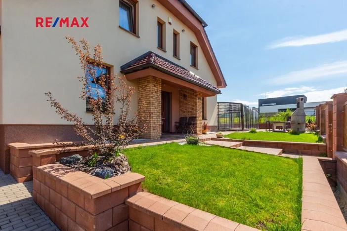 Prodej rodinného domu, Hostivice, Liliová, 392 m2