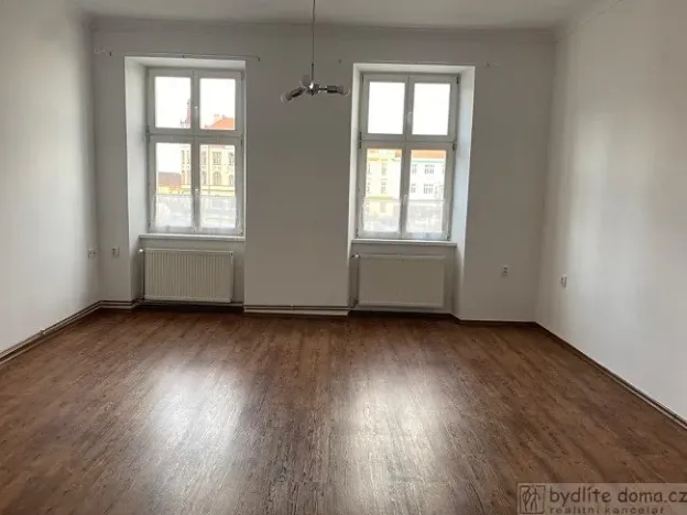 Pronájem bytu 2+1, Vodňany, nám. Svobody, 77 m2