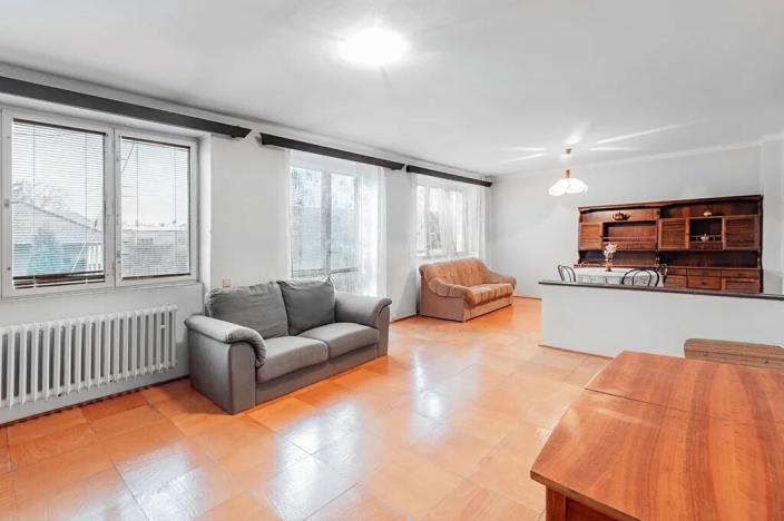 Prodej rodinného domu, Velim, náměstí Obránců míru, 180 m2