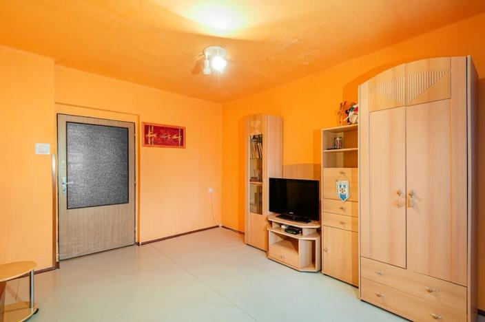 Prodej rodinného domu, Velim, náměstí Obránců míru, 180 m2