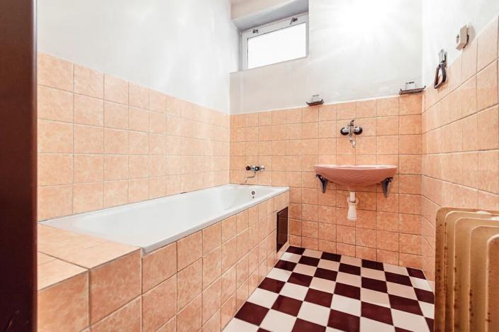 Prodej rodinného domu, Velim, náměstí Obránců míru, 180 m2