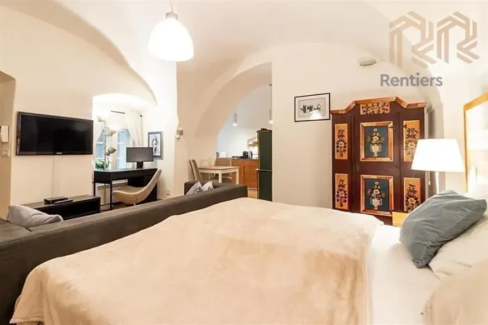 Pronájem bytu 1+kk, Praha - Malá Strana, Thunovská, 35 m2