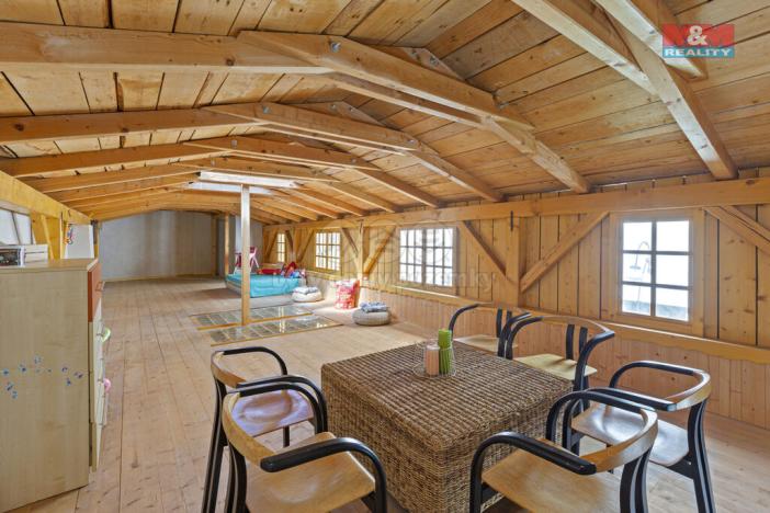 Prodej rodinného domu, Nové Hrady, 360 m2