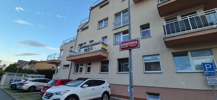 Pronájem garážového stání, Praha - Suchdol, Internacionální, 15 m2