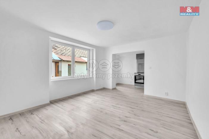 Prodej bytu 2+1, Jimramov, náměstí Jana Karafiáta, 61 m2