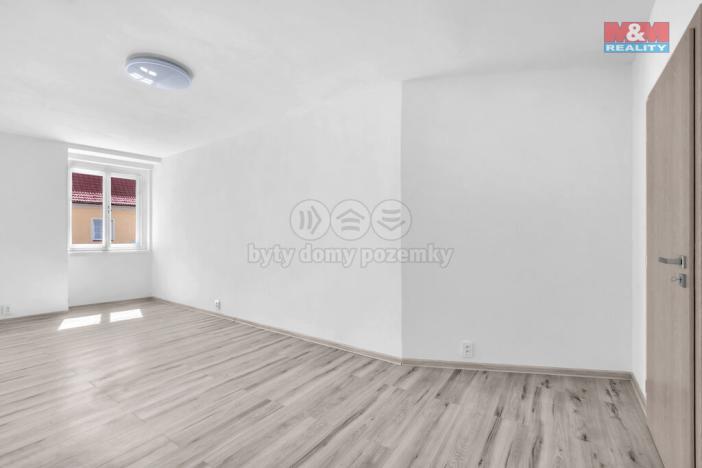 Prodej bytu 2+1, Jimramov, náměstí Jana Karafiáta, 61 m2