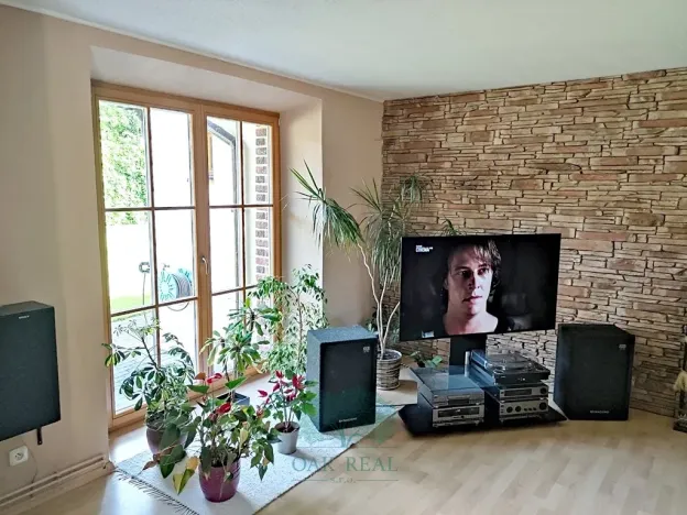 Prodej rodinného domu, Lešany, 272 m2