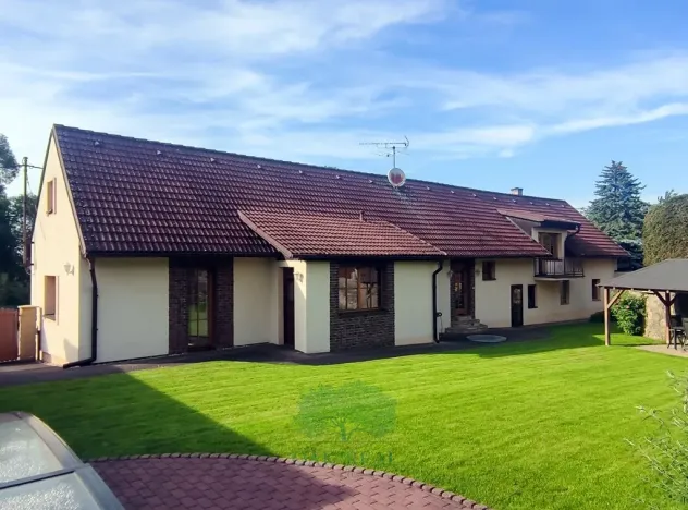 Prodej rodinného domu, Lešany, 272 m2