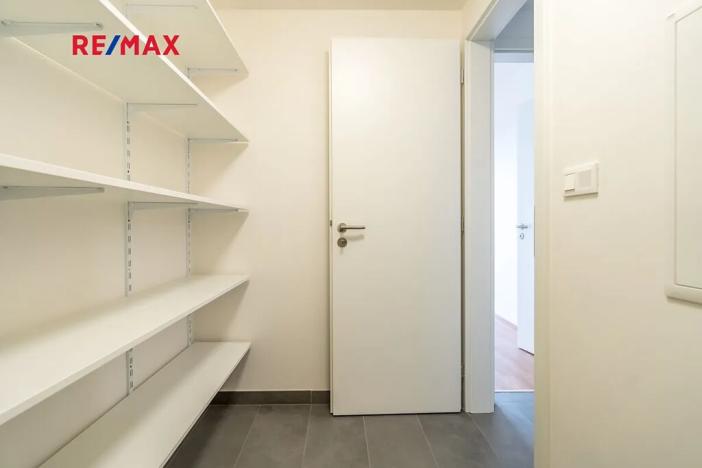 Pronájem bytu 2+kk, Praha - Kamýk, Zimova, 55 m2