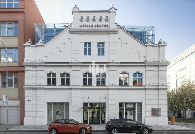 Pronájem kanceláře, Praha - Karlín, Křižíkova, 879 m2