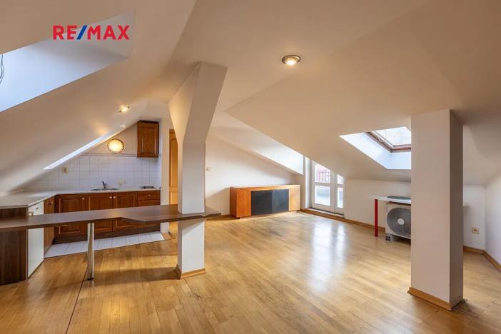 Prodej činžovního domu, Praha - Nové Město, Na bojišti, 728 m2