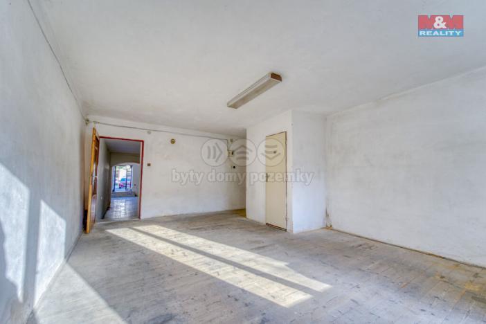 Pronájem obchodního prostoru, Kralovice, nám. Osvobození, 80 m2