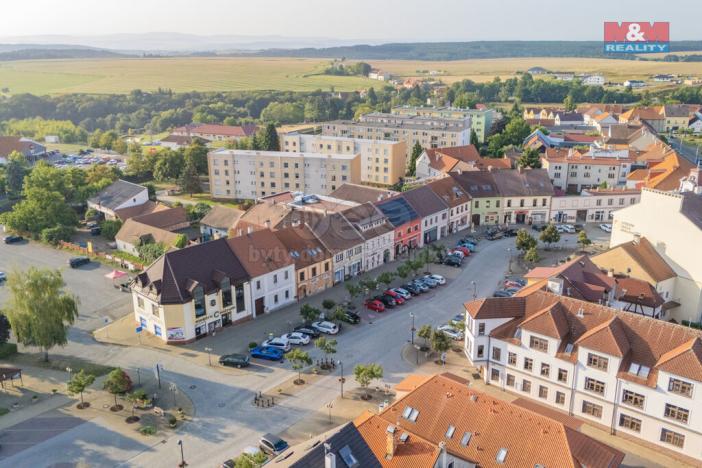 Pronájem obchodního prostoru, Kralovice, nám. Osvobození, 80 m2