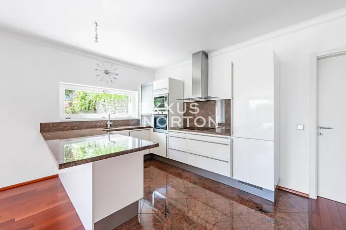 Pronájem rodinného domu, Praha - Dejvice, Hanzelkova, 219 m2