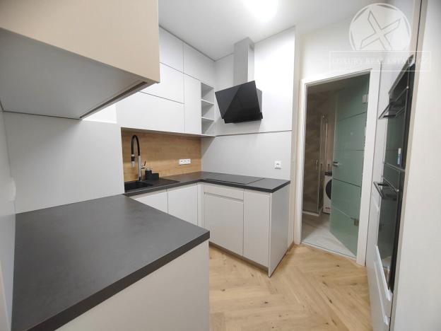 Pronájem bytu 2+1, Praha - Podolí, Podolská, 46 m2
