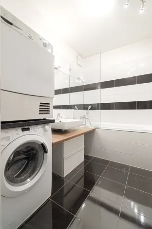 Pronájem bytu 2+kk, Ostrava, Jantarová, 60 m2