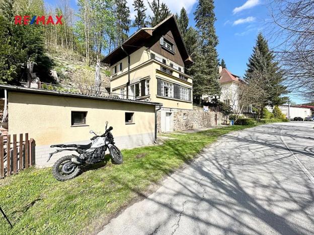 Prodej rodinného domu, Želiv, 180 m2