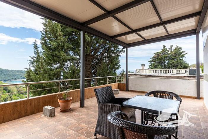 Prodej rodinného domu, Kruče, Černá Hora, 210 m2