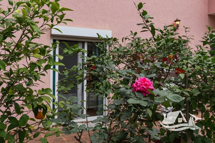 Prodej rodinného domu, Kruče, Černá Hora, 210 m2