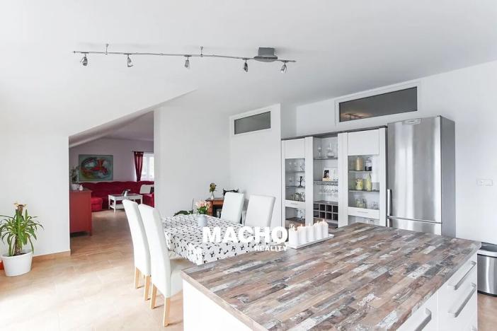 Prodej rodinného domu, Kostelec u Křížků, 353 m2