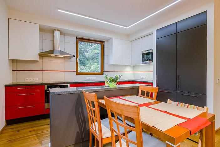 Pronájem rodinného domu, Praha - Suchdol, U myslivny, 182 m2