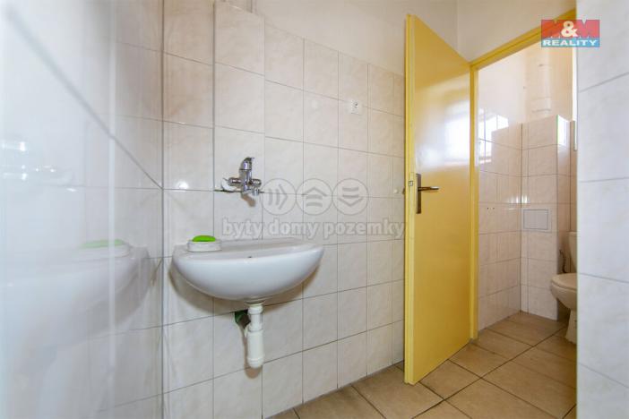 Pronájem výrobních prostor, Přeštice, Veleslavínova, 918 m2