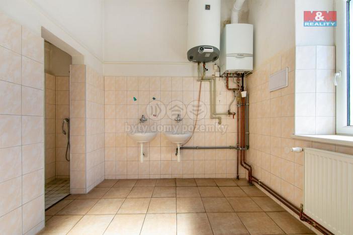 Pronájem výrobních prostor, Přeštice, Veleslavínova, 918 m2