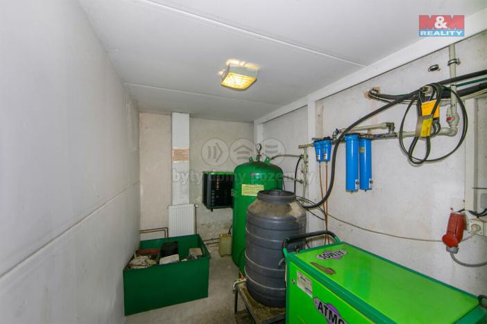 Pronájem výrobních prostor, Přeštice, Veleslavínova, 918 m2