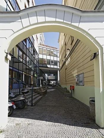 Pronájem kanceláře, Praha - Vinohrady, Chrudimská, 325 m2