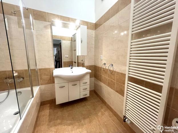 Pronájem bytu 3+1, Olomouc, Dolní náměstí, 94 m2