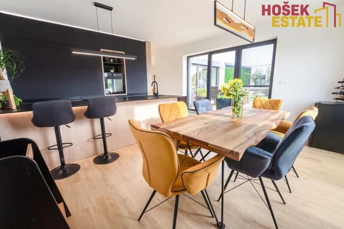 Prodej bytu 4+kk, Holubice, 135 m2