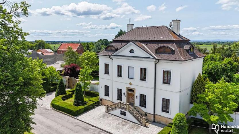 Prodej vily, Velký Týnec, U kaple, 300 m2