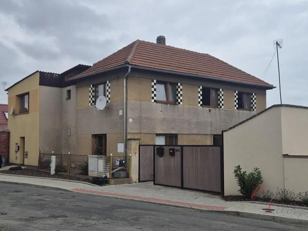 Prodej vícegeneračního domu, Kozomín, 520 m2