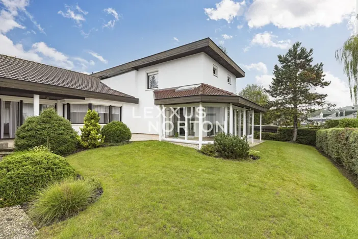 Prodej rodinného domu, Kamenice, Kruhová, 355 m2