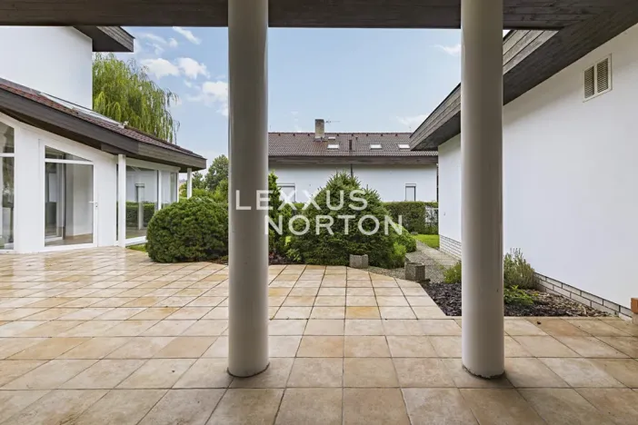 Prodej rodinného domu, Kamenice, Kruhová, 355 m2