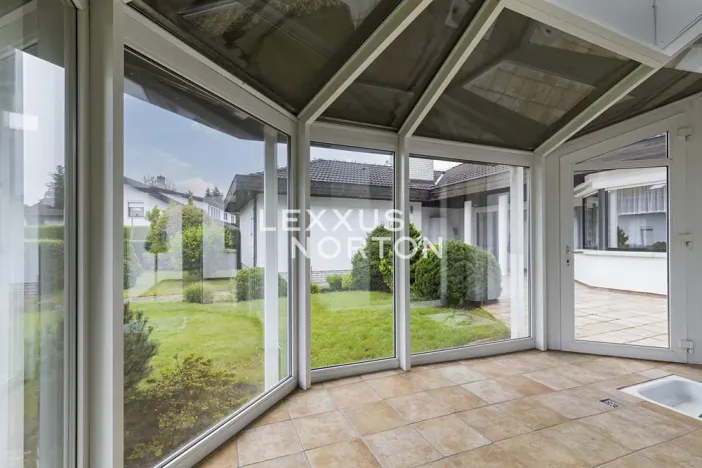 Prodej rodinného domu, Kamenice, Kruhová, 355 m2