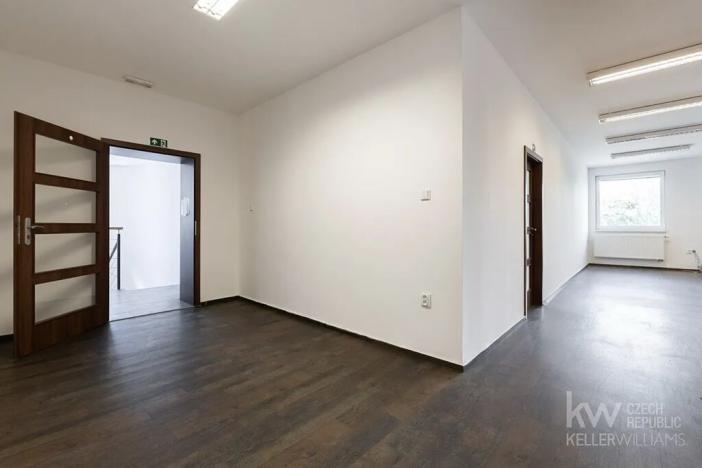 Pronájem kanceláře, Louny, Husova, 175 m2