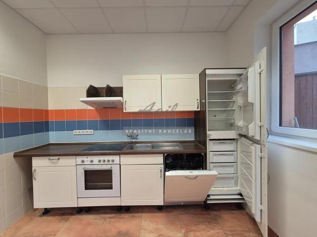 Pronájem kanceláře, Šlapanice, 293 m2