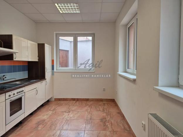 Pronájem kanceláře, Šlapanice, 293 m2