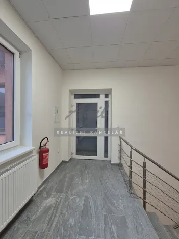 Pronájem kanceláře, Šlapanice, 293 m2