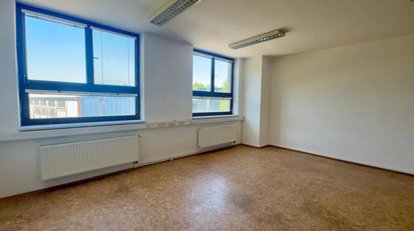 Prodej skladu, Hradec Králové, Kovová, 982 m2