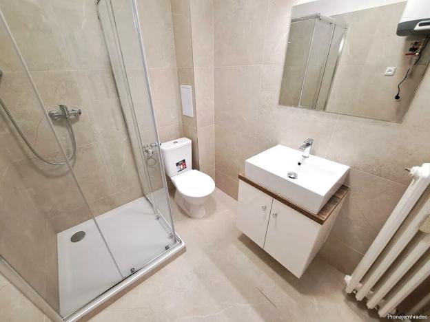 Pronájem bytu 1+kk, Hradec Králové, Nerudova, 31 m2