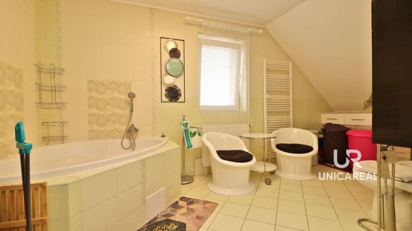 Prodej rodinného domu, Božice, 233 m2