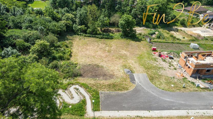 Prodej pozemku, Martiněves, 1360 m2