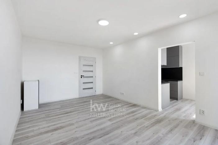 Prodej bytu 3+1, Praha - Troja, Hnězdenská, 74 m2