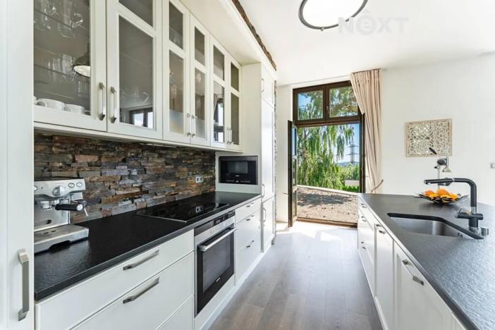 Prodej vily, Vrchlabí, Slunečný vrch, 299 m2