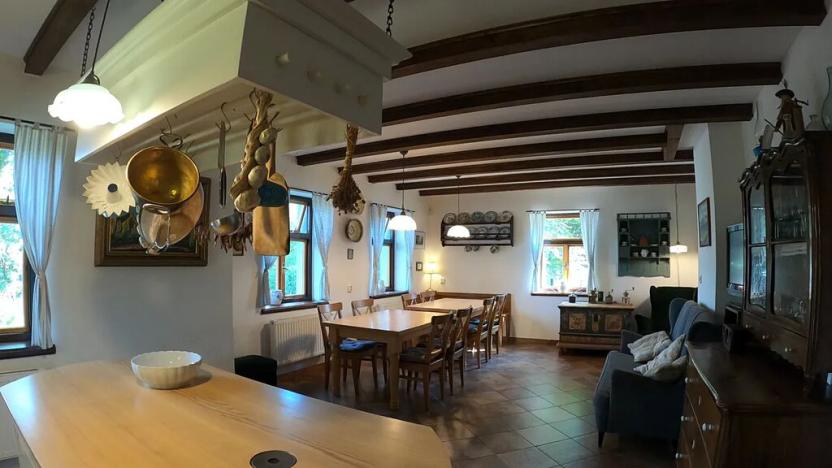 Prodej rodinného domu, Pecka, 300 m2