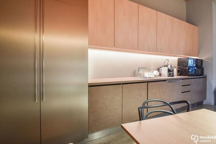 Pronájem kanceláře, Olomouc, tř. Svobody, 420 m2